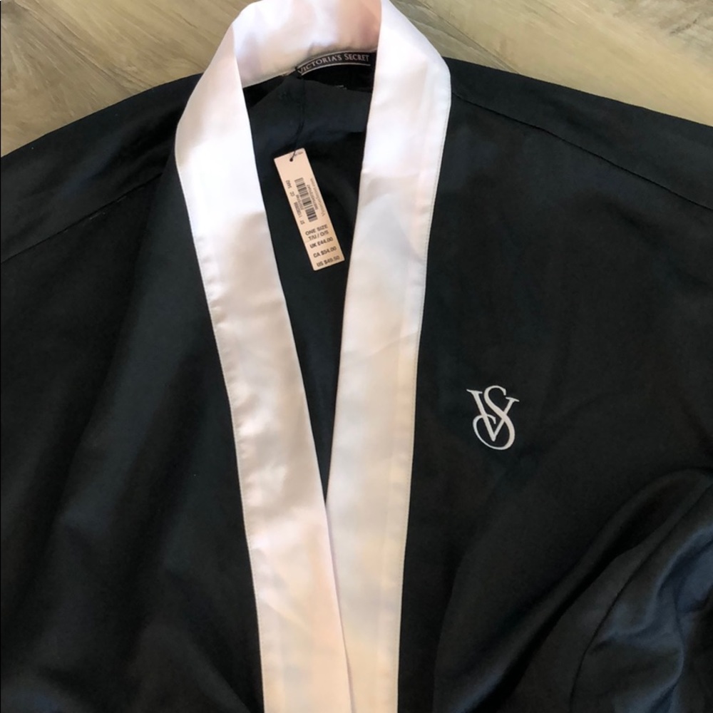 Victoria’s Secret Robe - Picture 2 of 4